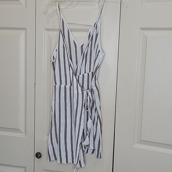 Unbranded Gray and White Gauze Beach Coverup Size Small - Picture 2 of 4